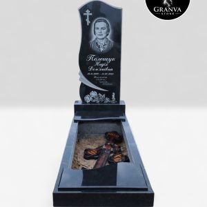 Одинарний пам'ятник «Пелюстки Пам'яті» — Ніжність у вічному камені