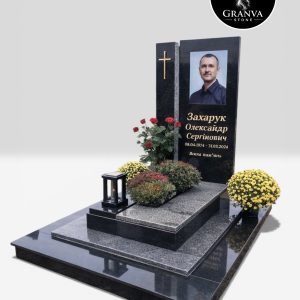 Одинарний меморіал «Нескінченна Хвиля» — Пластика форми та дзеркальна глибина