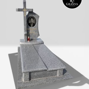 Одинарний пам'ятник "Свята Віра": Велич та спокій у граніті