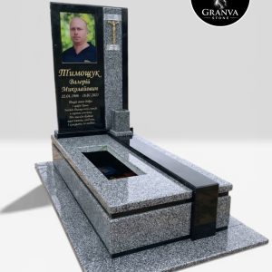 Одинарний меморіал «Оберіг Пам'яті» — Художня досконалість та тепло каменю
