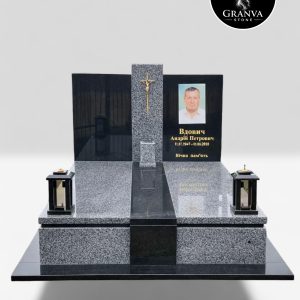 Меморіальний комплекс «Стовп Віри» — Благородний спокій у камені