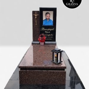 Одинарний меморіал «Бордовий Смарагд» — Вічність у шляхетному камені